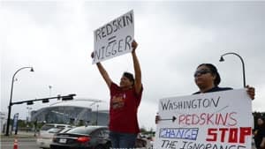 حملة على نادي أمريكي لتغيير اسمه العنصري لانه يرمز للهنود الحمر !