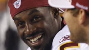 مكناب يتوصل لاتفاق لتمديد عقده مع ردسكينز