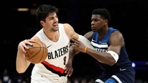 ديني أفديا يواجه أنتوني إدواردز