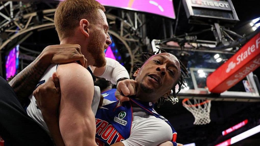 رون هولاند ودونتي دي فينسينزو