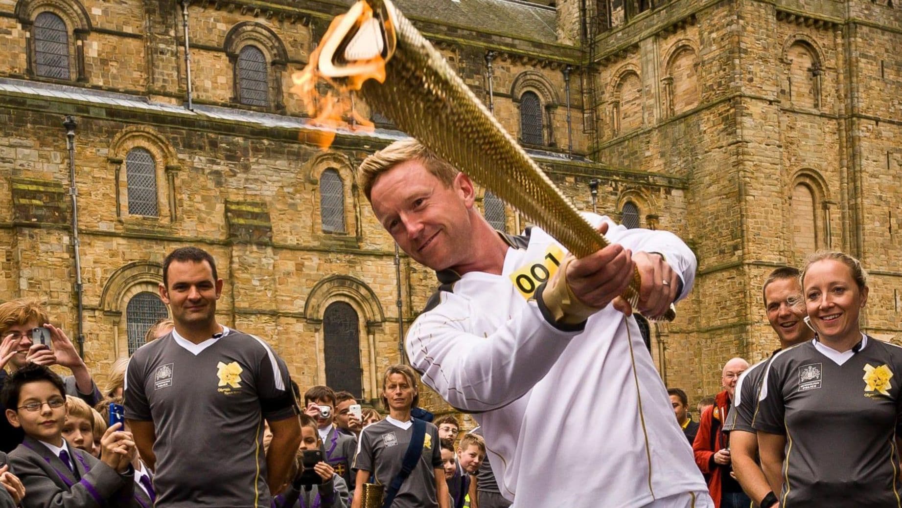 كان بول كولينجوود جزءًا من مسيرة الشعلة الأولمبية في دورهام قبل دورة الألعاب الأولمبية في لندن 2012 بينما كان لاعب الكريكيت الإنجليزي