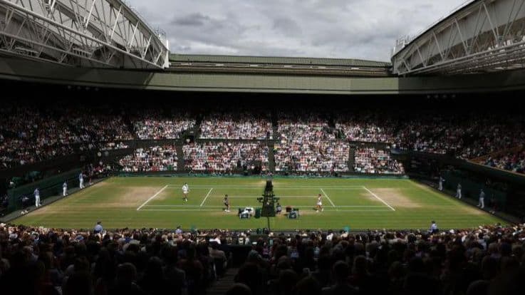 فاز كارلوس ألكاراز وباربورا كريجيكوفا بلقبي الفردي للرجال والسيدات في ويمبلدون العام الماضي