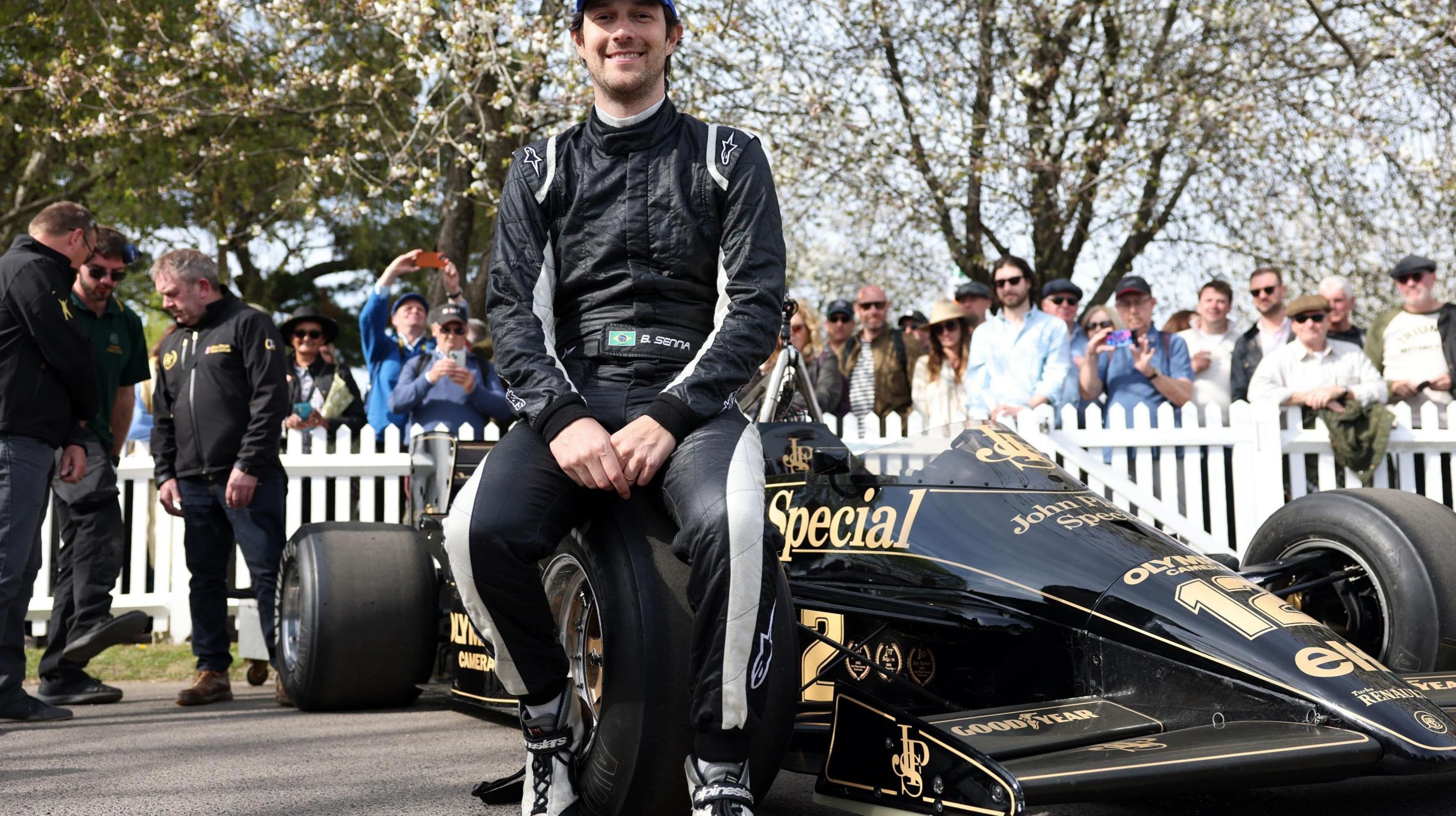 قاد برونو سينا ​​سيارة لوتس الخاصة بعمه الراحل أيرتون في جودوود