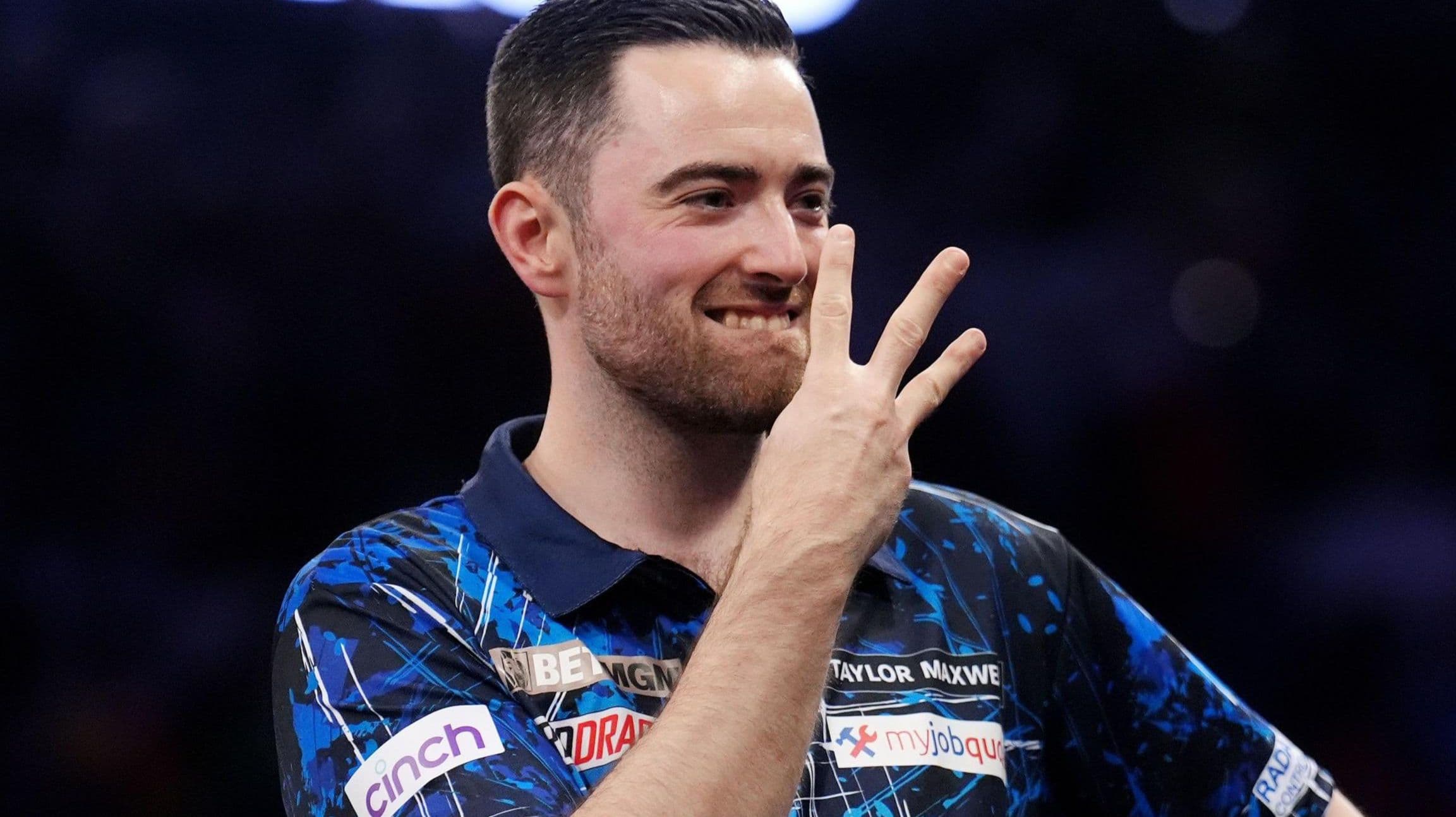 أكمل لوك همفريز الآن التاج الثلاثي في رياضة السهام في بطولة العالم، وبطولة العالم للمباريات، والدوري الإنجليزي الممتاز