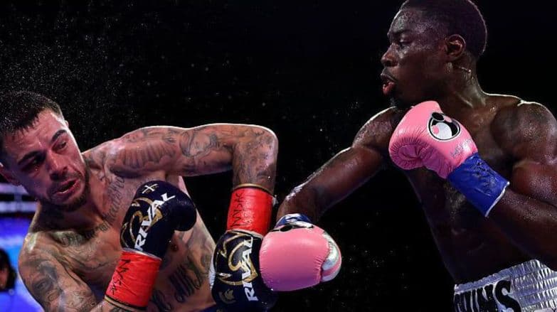 ريتشاردسون هيتشينز لا يزال بلا هزيمة بعد 20 مباراة احترافية