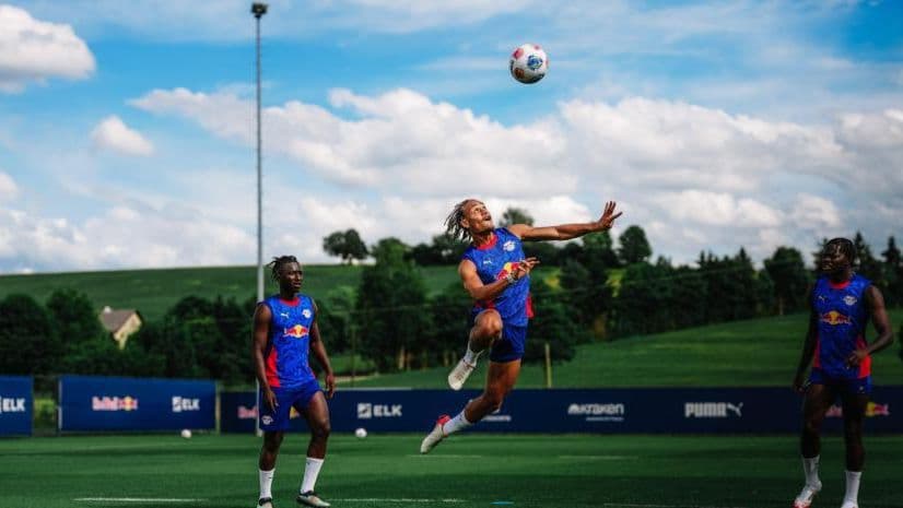 تشافي سيمونز