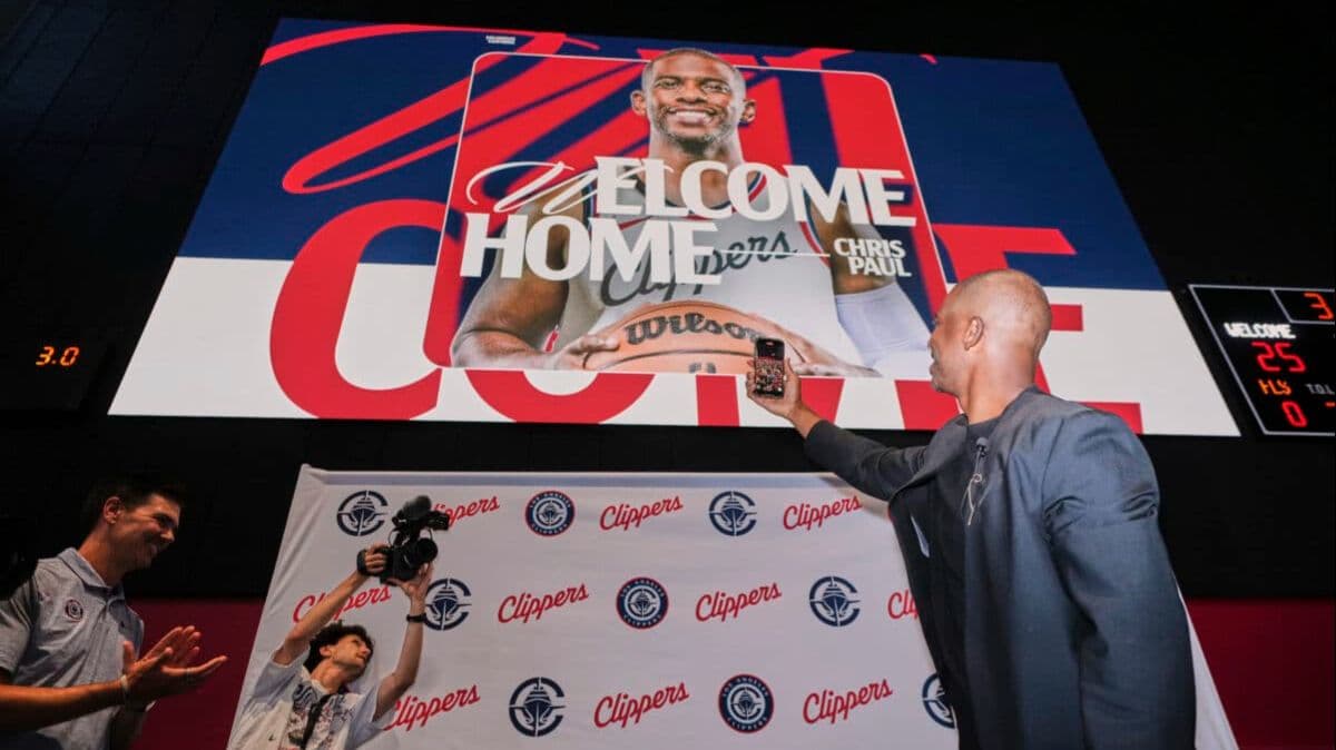 كريس بول سعيد بالعودة