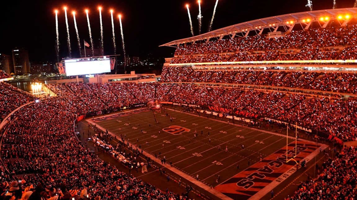 ملعب بايكور