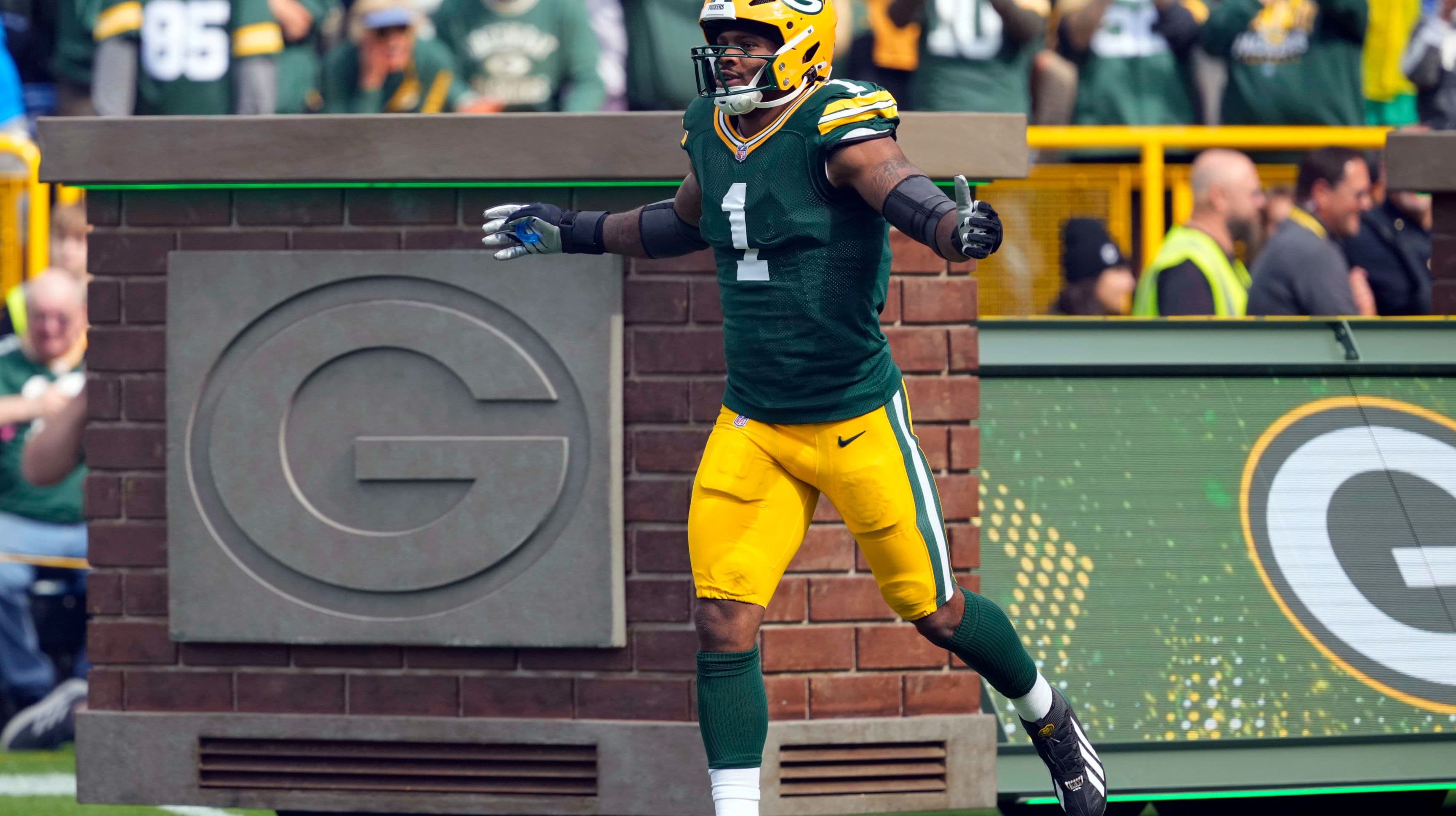 بارسونز يحظى باستقبال حافل من باكرز أمام ليونز