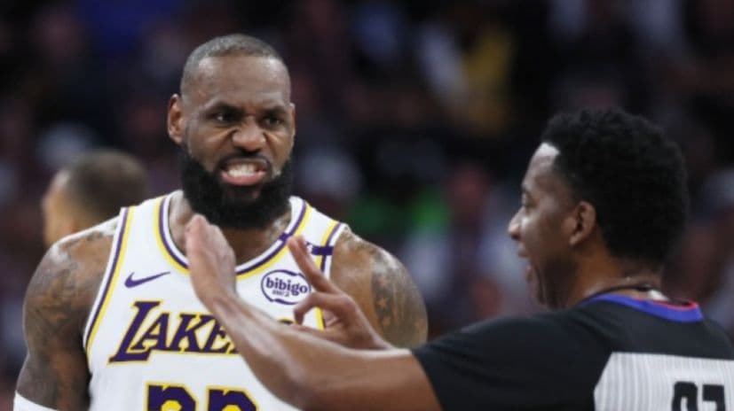 ليبرون جيمس