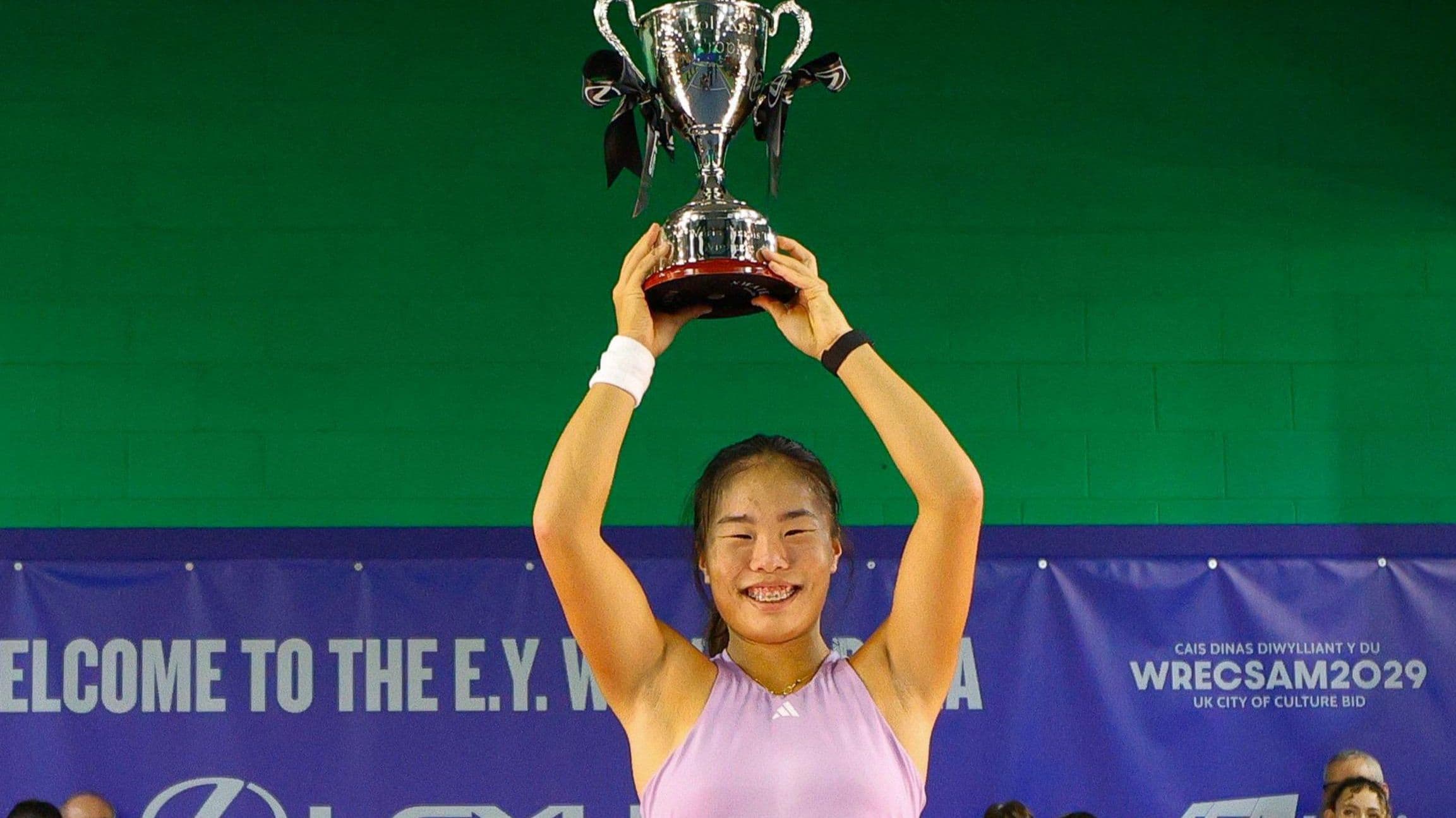 ميمي شو تفوز ببطولة ليكسوس ريكسهام المفتوحة