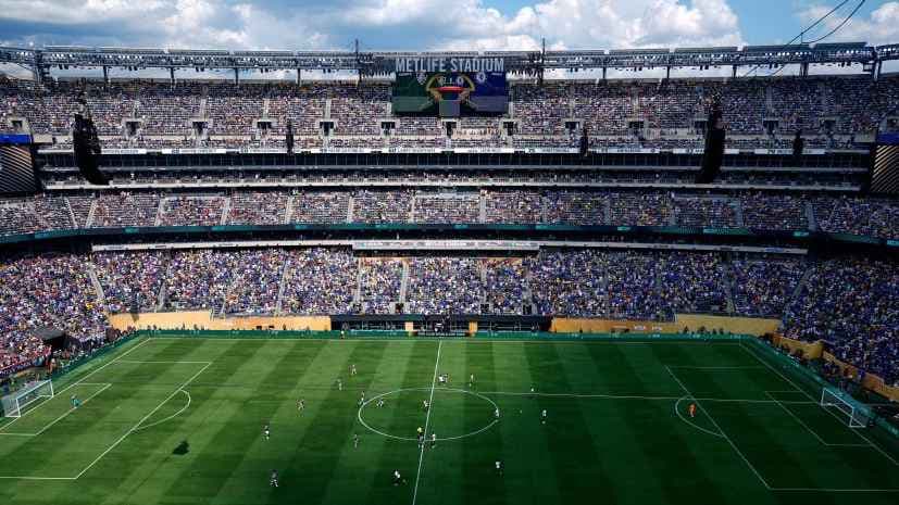 ملعب متلايف