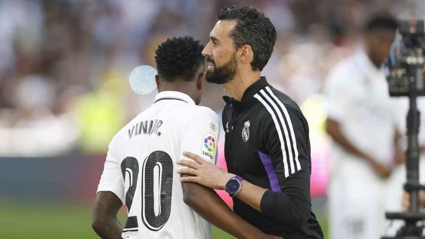 أربيلوا، و فينيسيوس