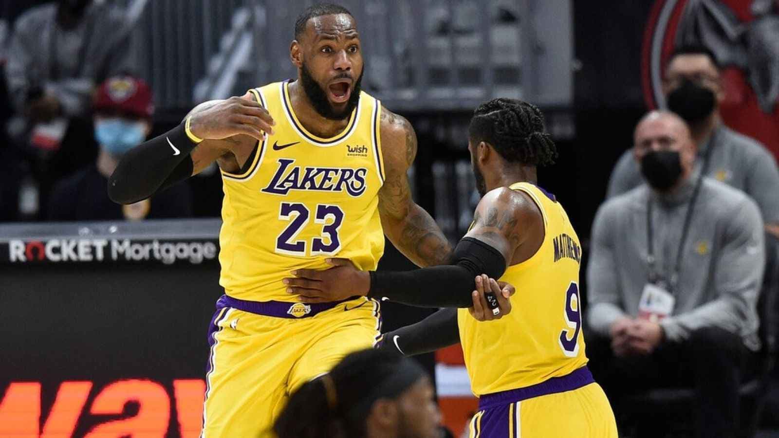 ليبرون جيمس