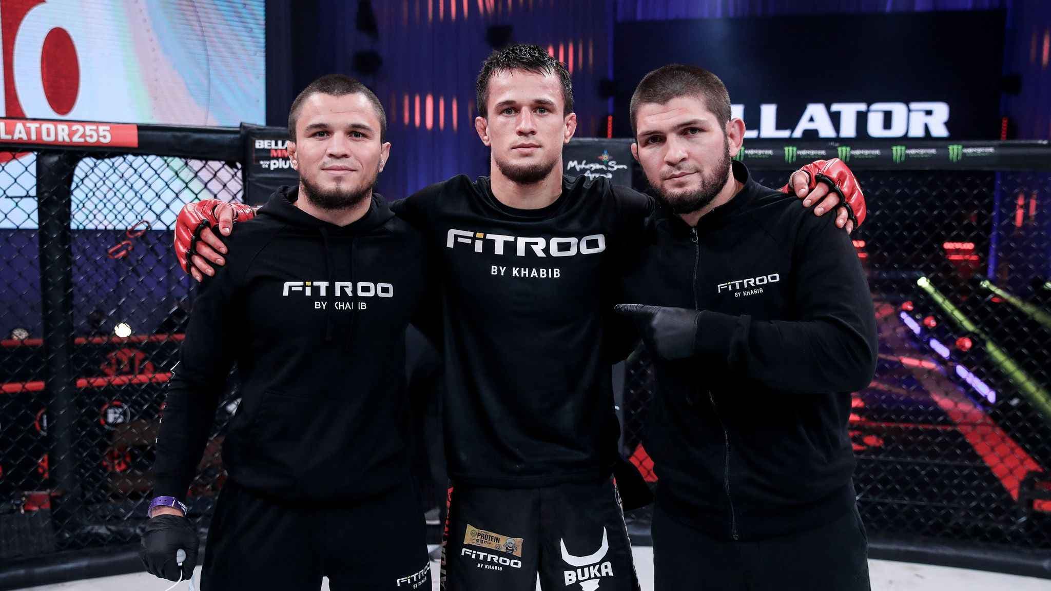 عثمان نورماغوميدوف وفريقه