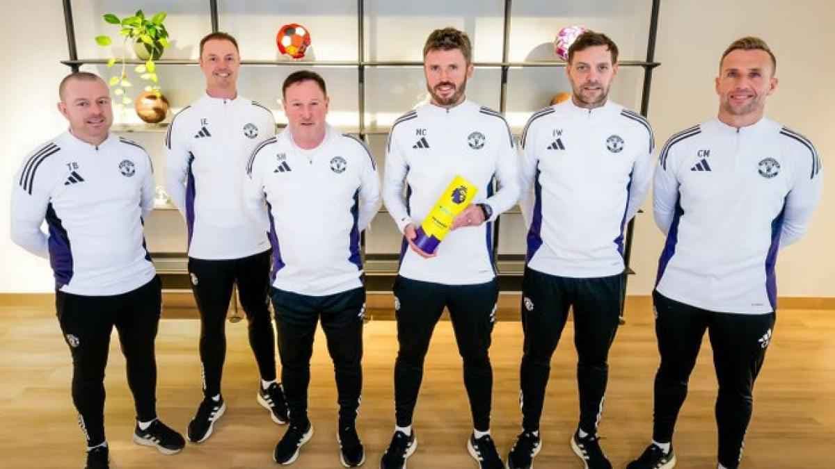 مايكل كاريك وطاقمه