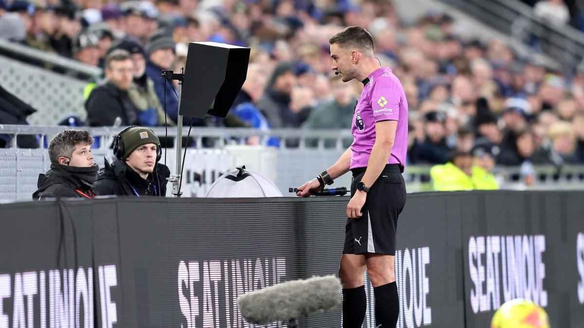 VAR في الدوري الإنجليزي
