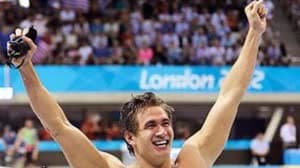 أدريان يتأهل بصعوبة شديدة