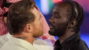 كروفورد يسعى لخلع كانيلو