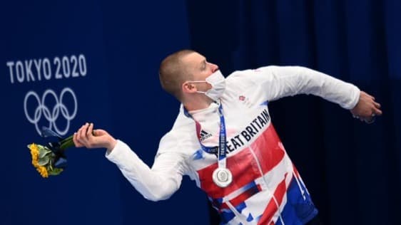 السباح آدم بيتي