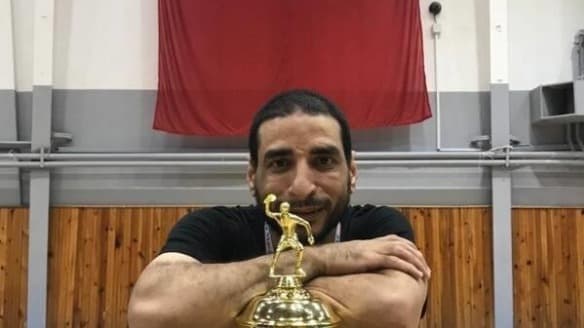 لاشين يقود بي أوغلو للقب