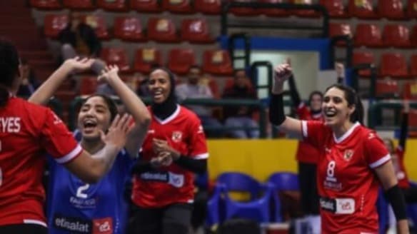 الأهلي يحصدن كأس السوبر