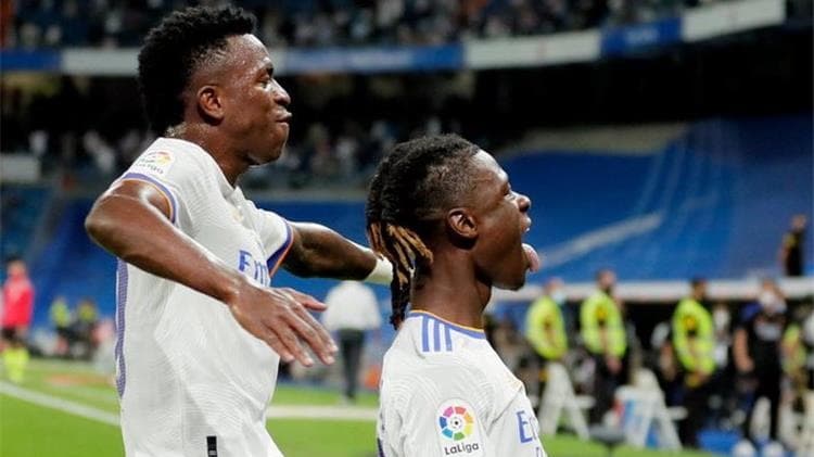 فينيسيوس جونيور - إدواردو كامافينجا