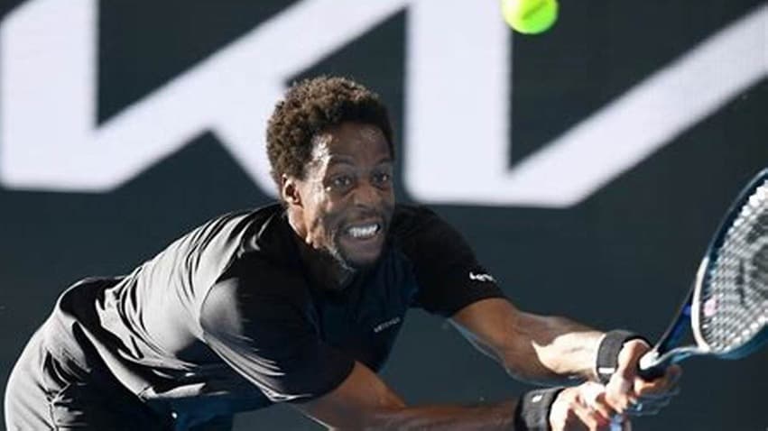 مونفيس يودع