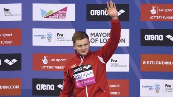 بيتي يحمل أحلام بريطانيا