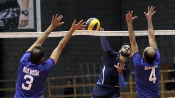 الوحدات يتخطى عيرا ويخطف الصدارة