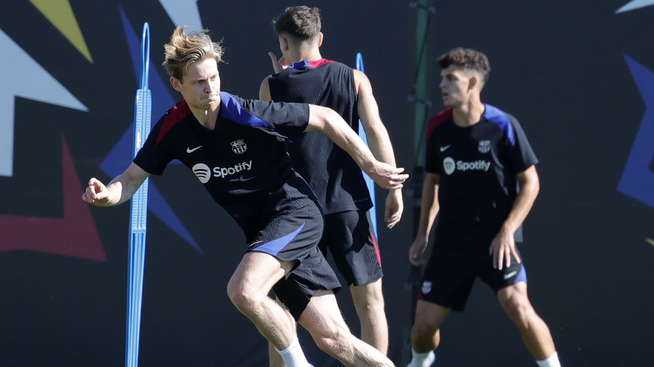 دي يونج - لاعب برشلونة