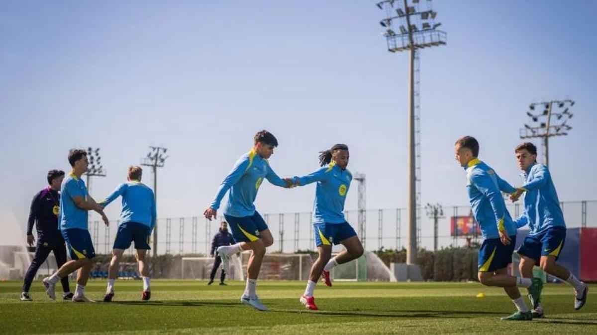 تدرب لاعبي برشلونة